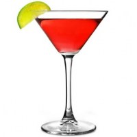 22cl Enoteca Martini Glass with drink and lime slice.